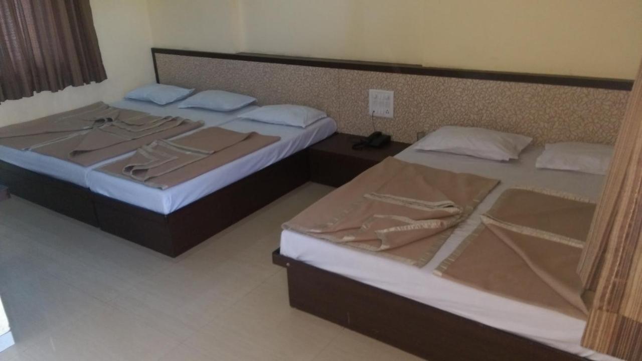 Sai Niwas Hotell Shirdi Eksteriør bilde