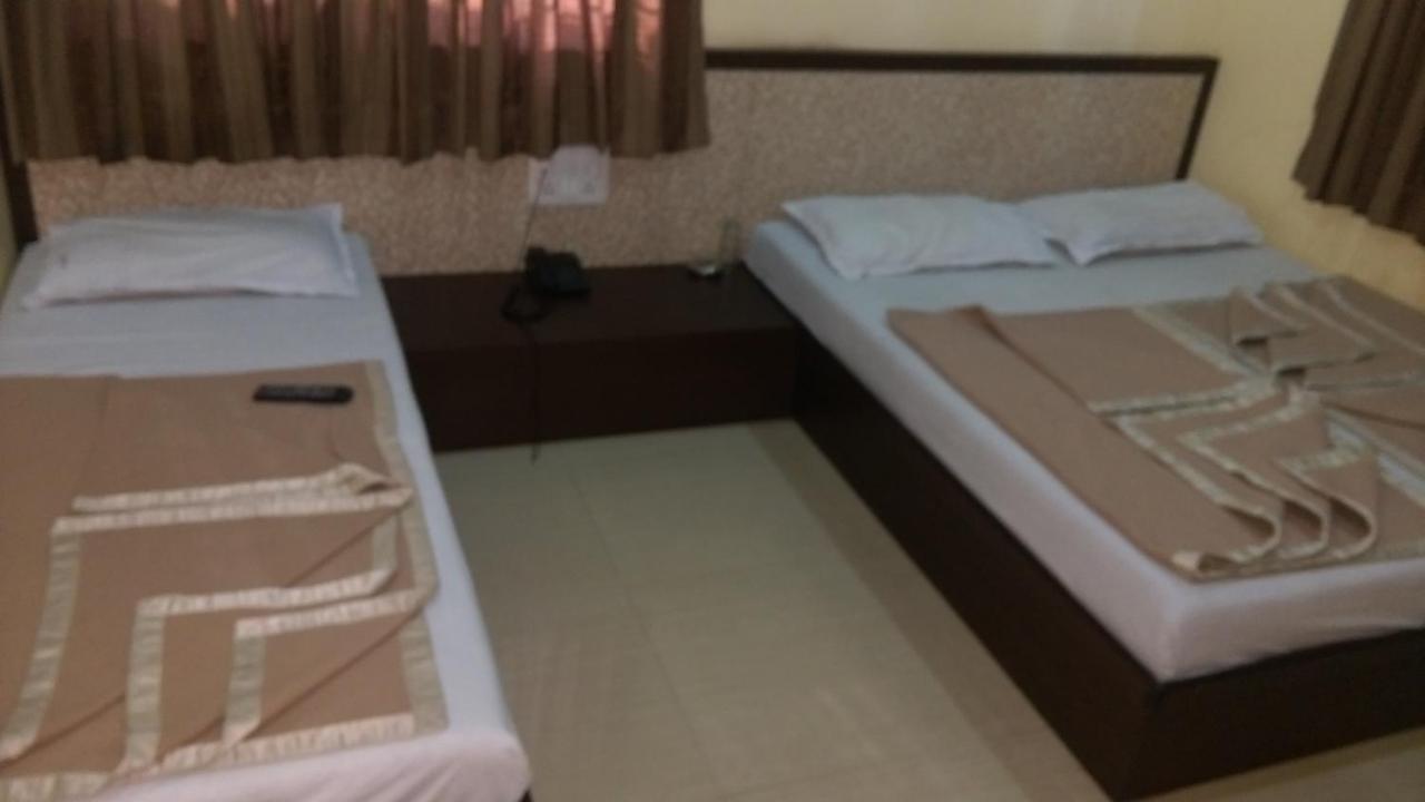 Sai Niwas Hotell Shirdi Eksteriør bilde