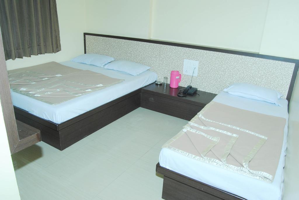 Sai Niwas Hotell Shirdi Eksteriør bilde