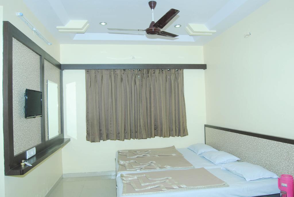 Sai Niwas Hotell Shirdi Eksteriør bilde